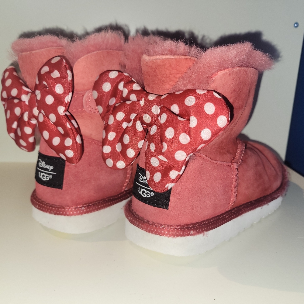 Disney Ugg boots girls sz 2